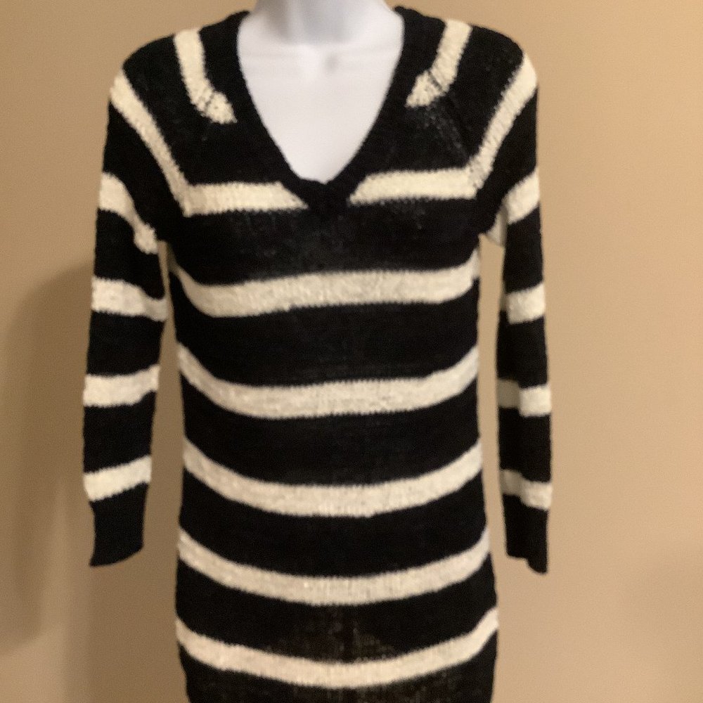 Talbots (Black Label) Navy Blue & White Knitted Summer Sweater- Size P